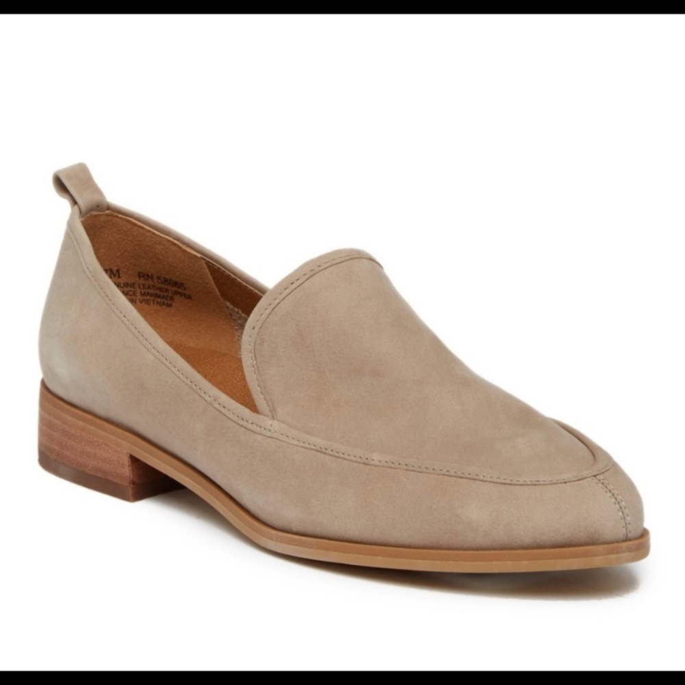 Susina Kellen Almond Toe Loafer - Size 5.5